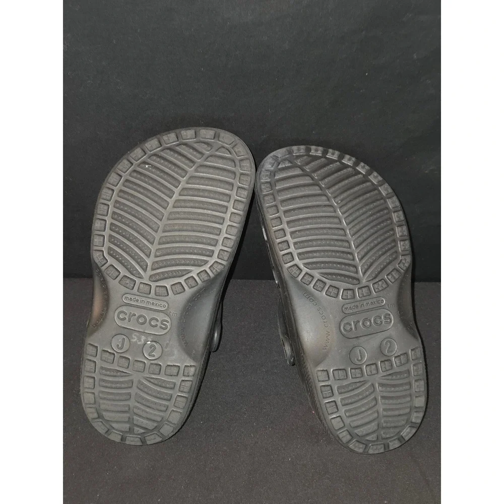 Crocs Classic Clogs Kid's Size J2‎ Slip On Casual Shoes Black